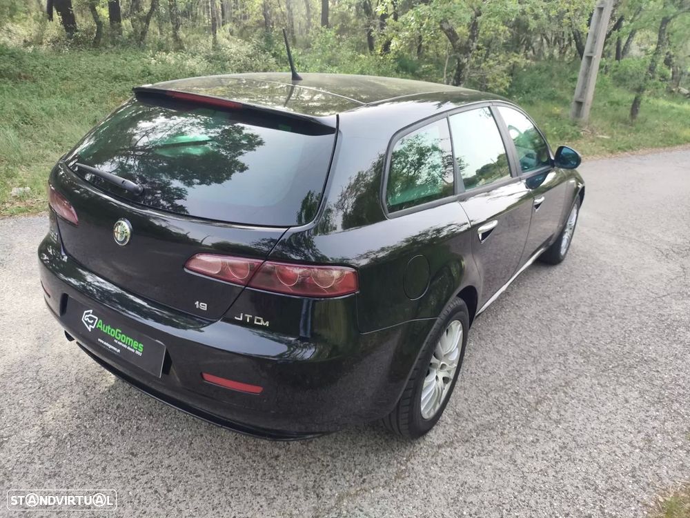 Alfa Romeo 159 Sportwagon 1.9 JTDm 16V Elegante - 12