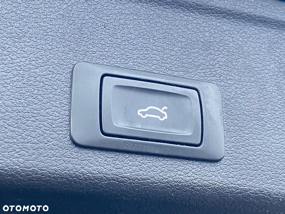 Audi A4 Avant 2.0 TDI S tronic - 23