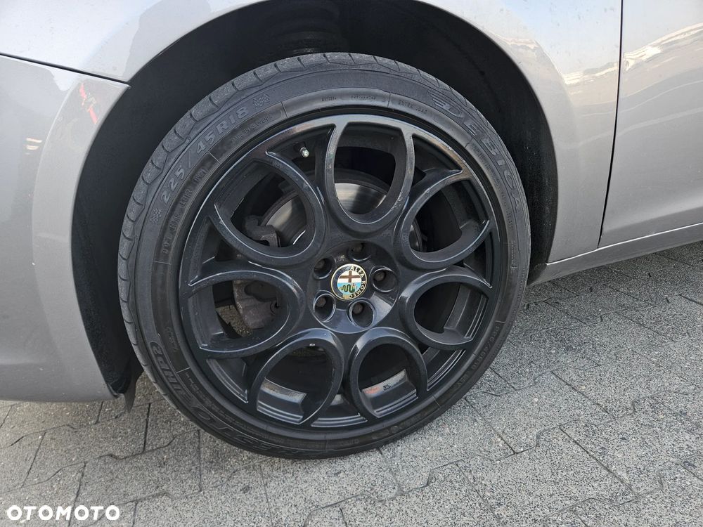Alfa Romeo Giulietta 2.0 JTDM Distinctive - 7