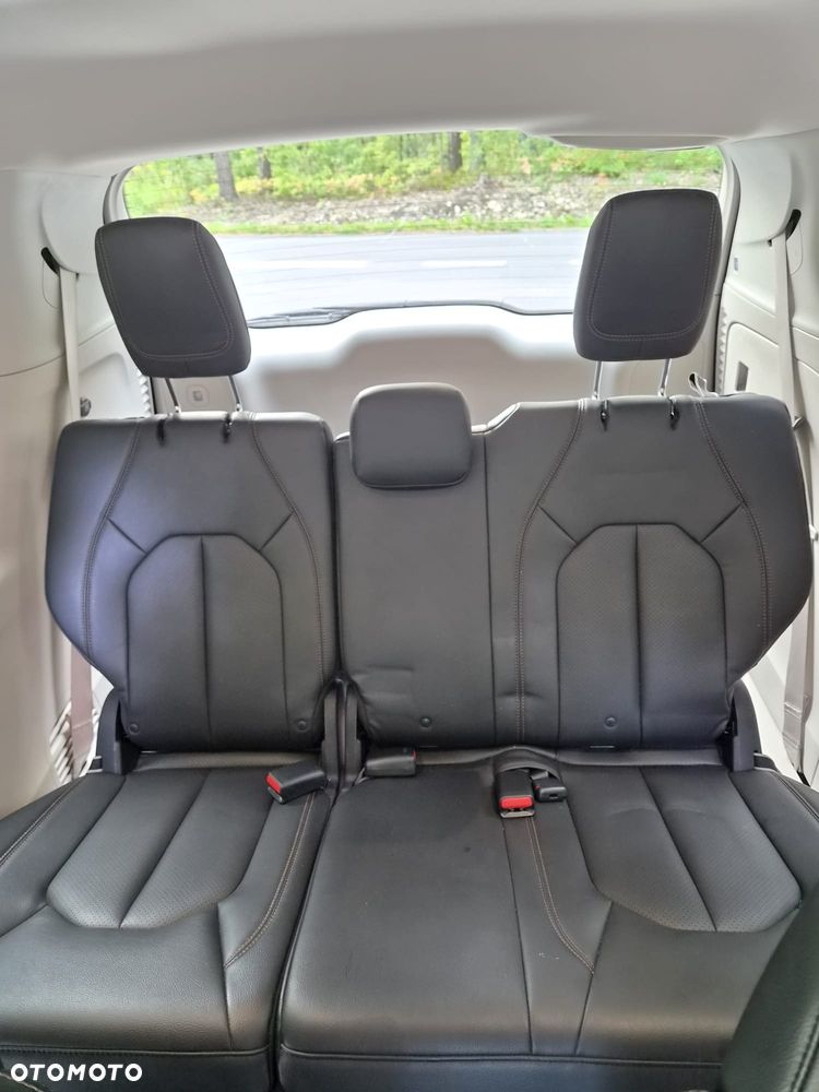 Chrysler Pacifica - 16