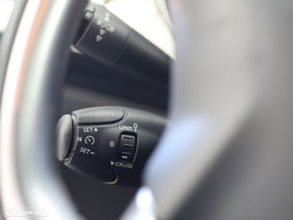 Citroën DS3 1.6 e-HDi So Chic - 19