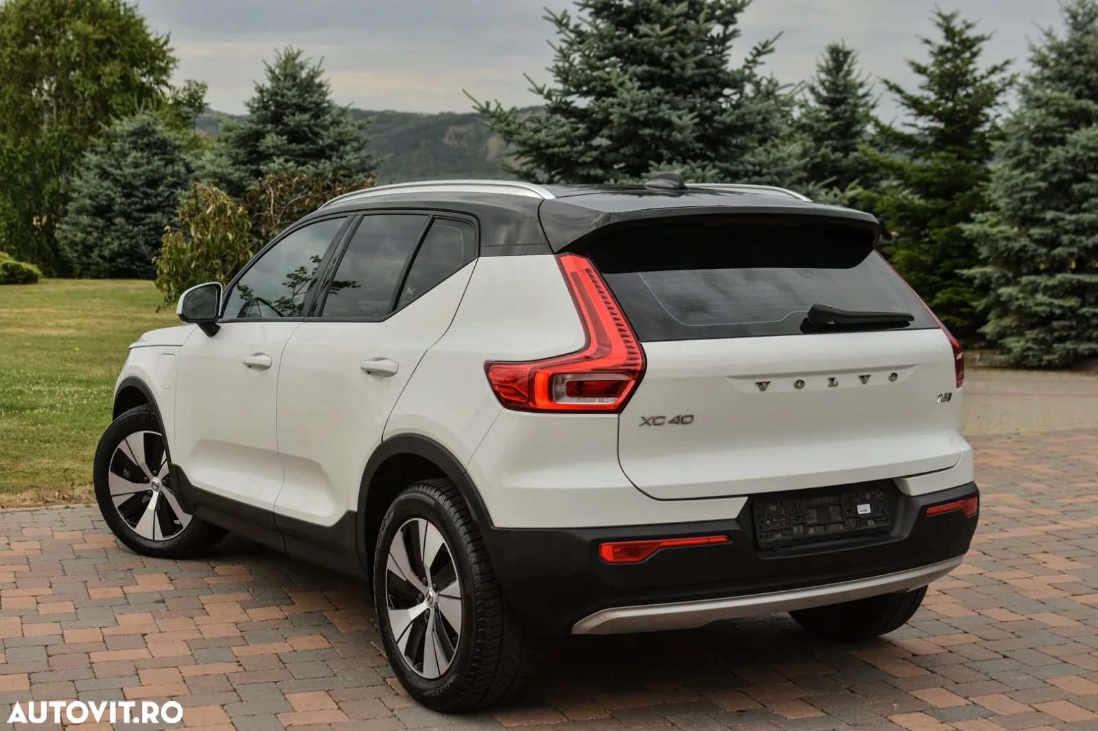 Volvo XC 40 Recharge T5 Twin Engine AT7 R-Design - 4