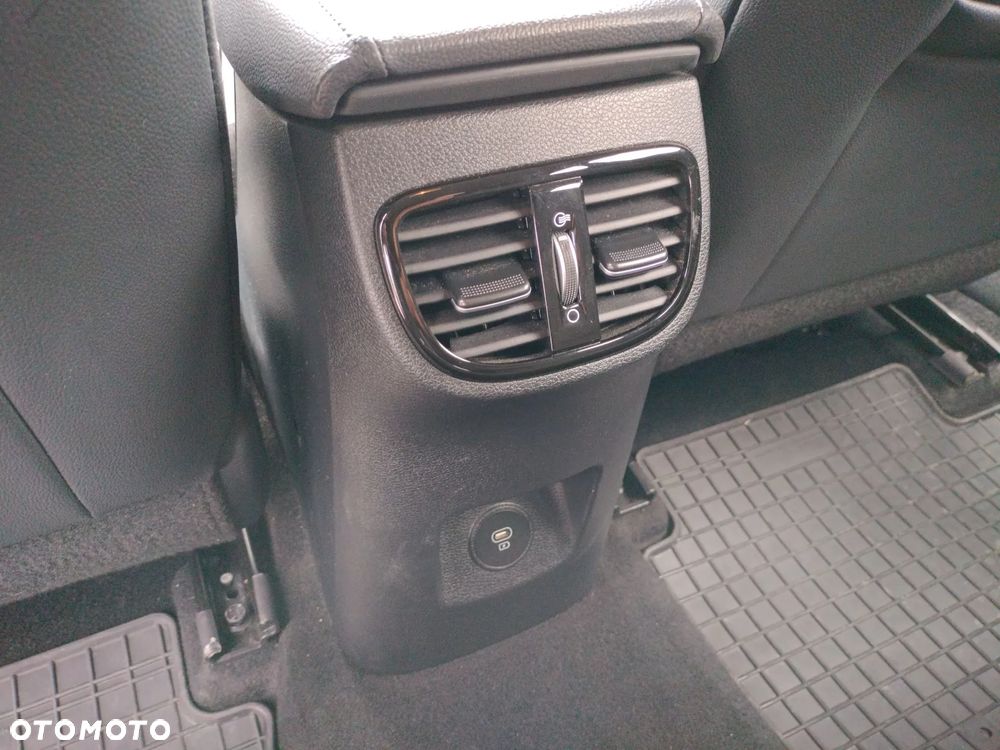 Kia Ceed 1.5 T-GDI Tribute - 23