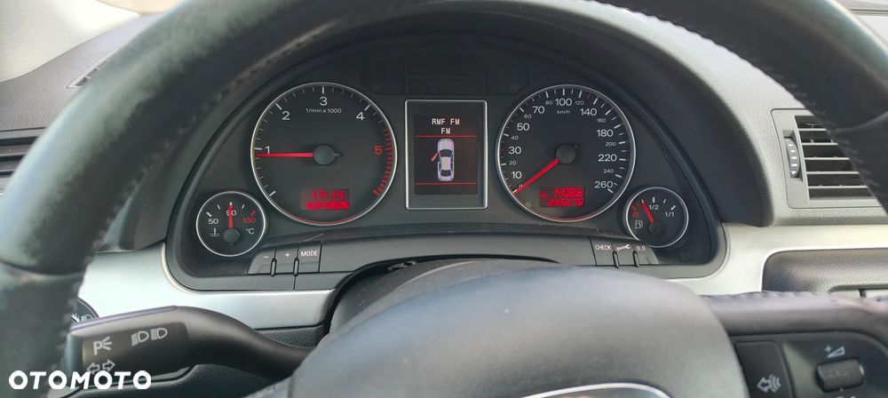 Audi A4 Avant 2.0 TDI DPF - 13