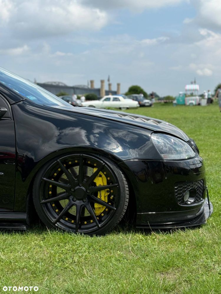 Volkswagen Golf - 5