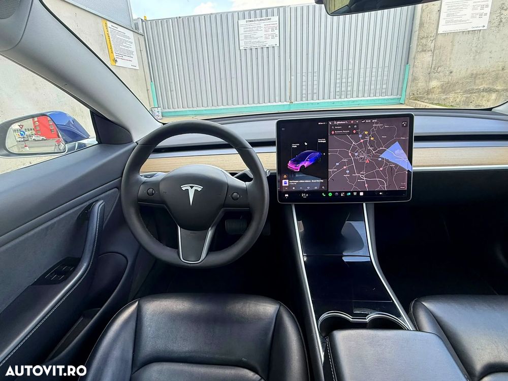 Tesla Model 3 - 5