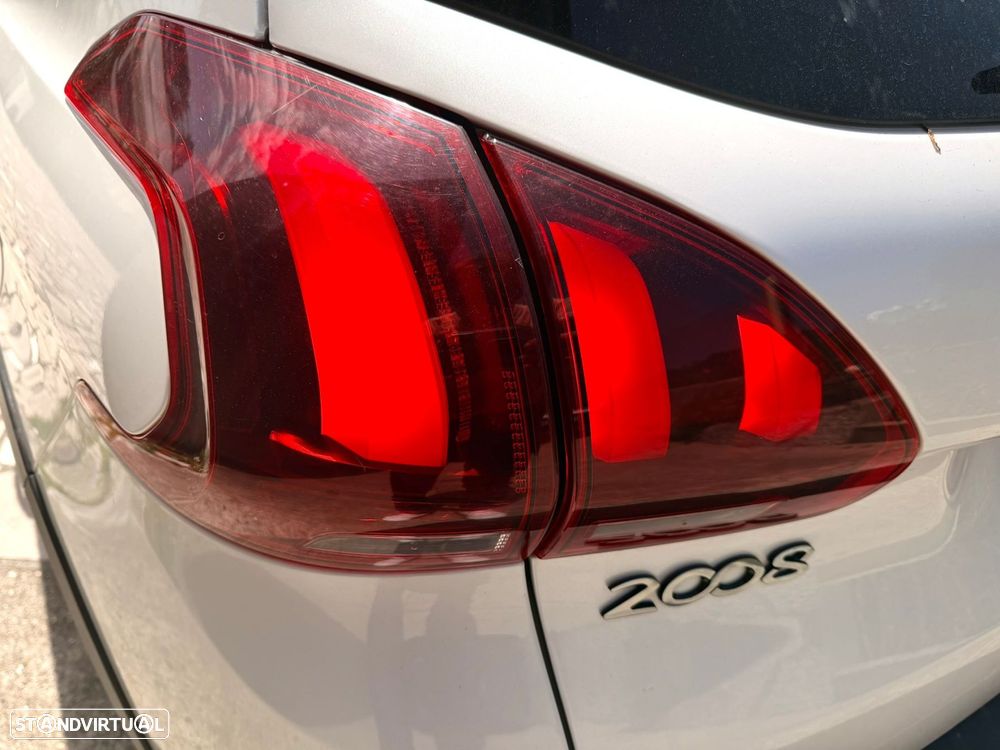 Peugeot 2008 1.2 PureTech Crossway - 12