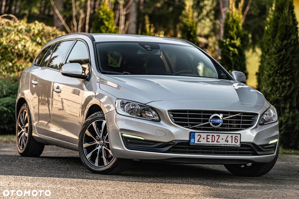 Volvo V60 D2 Geartronic Momentum - 2