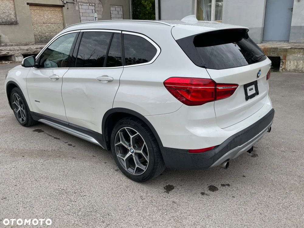 BMW X1 xDrive28i xLine - 6
