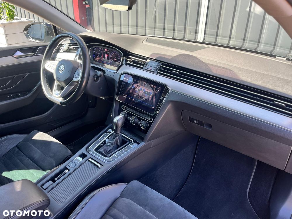 Volkswagen Passat 2.0 TSI Elegance DSG - 20