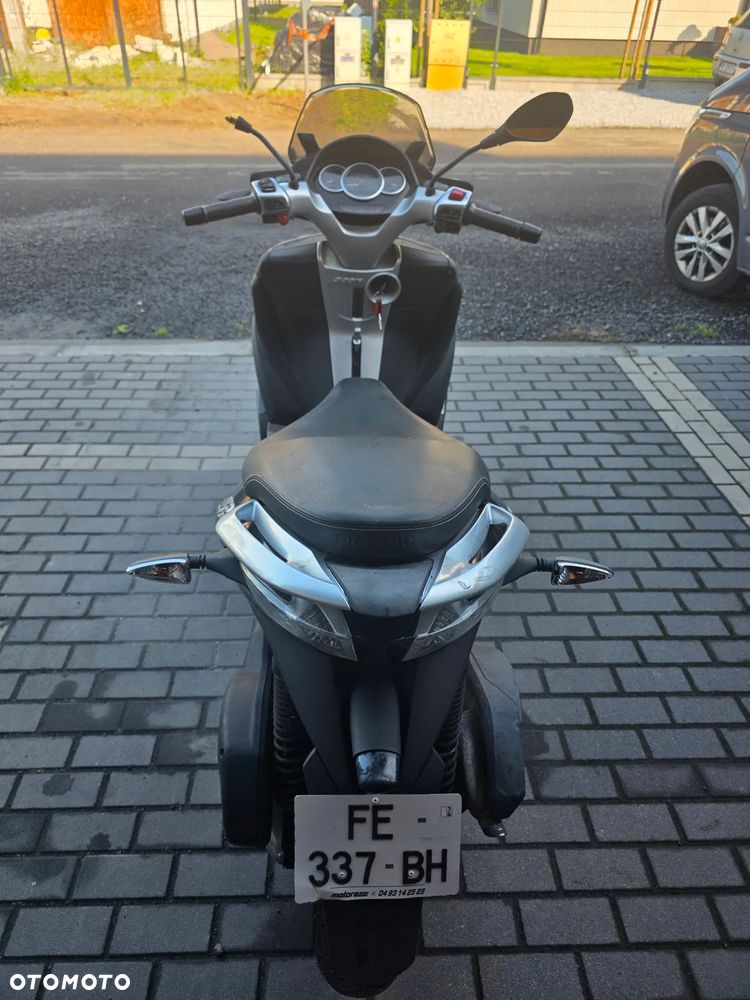 Piaggio MP-3 - 10