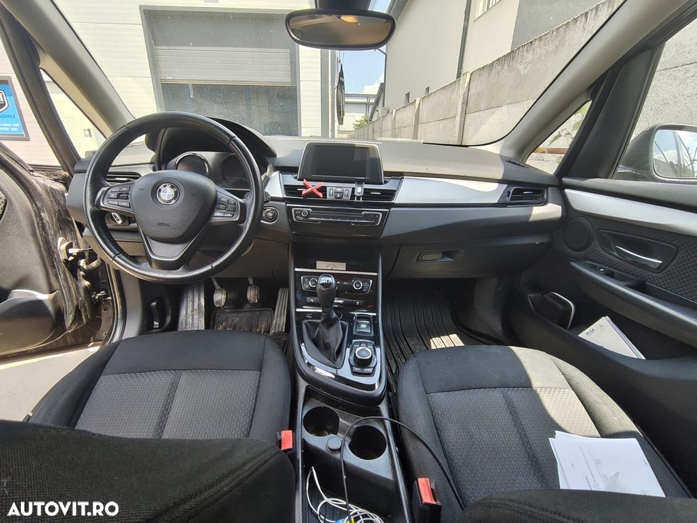 BMW Seria 2 216d - 4