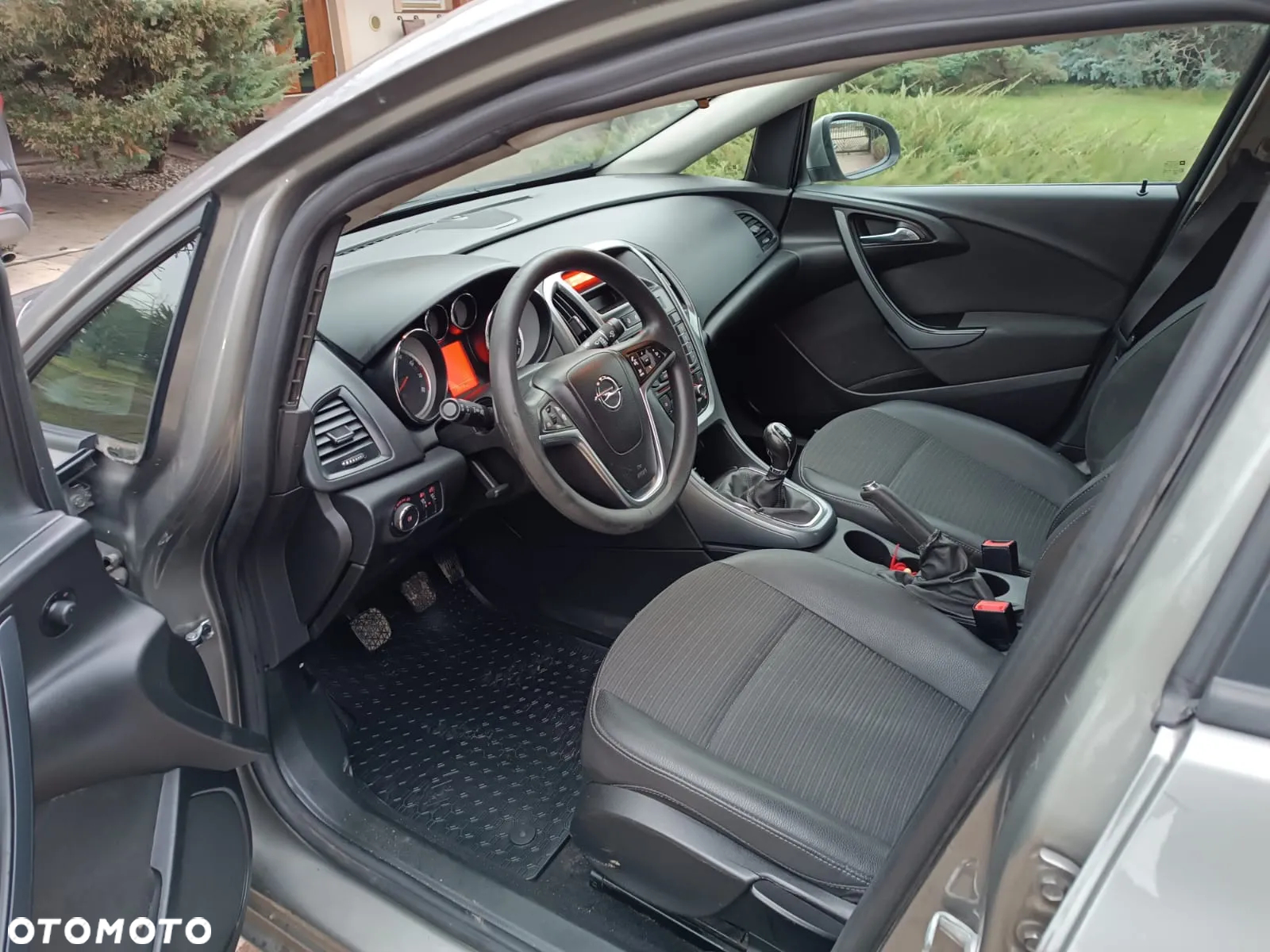 Opel Astra IV 1.4 T Cosmo - 15