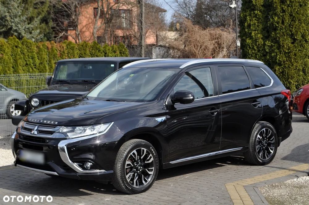 Mitsubishi Outlander - 2