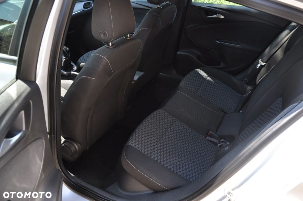 Opel Astra 1.4 Turbo Active - 10