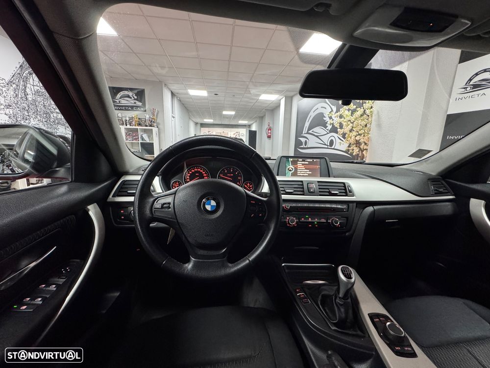 BMW 318 d Line Sport - 21