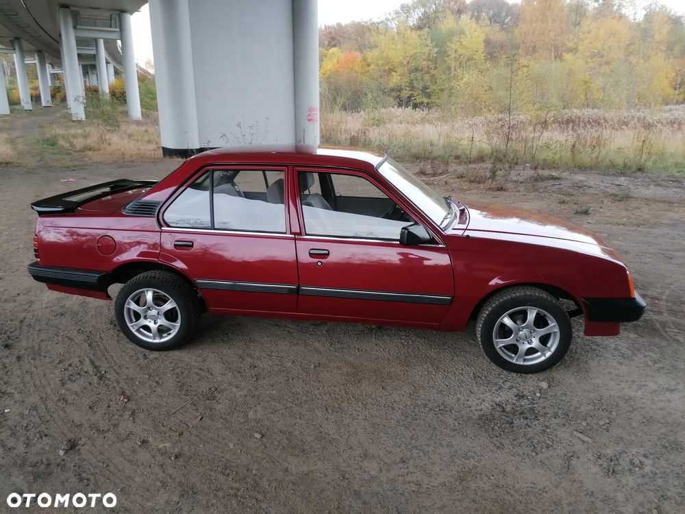 Opel Ascona C 1.6 - 3