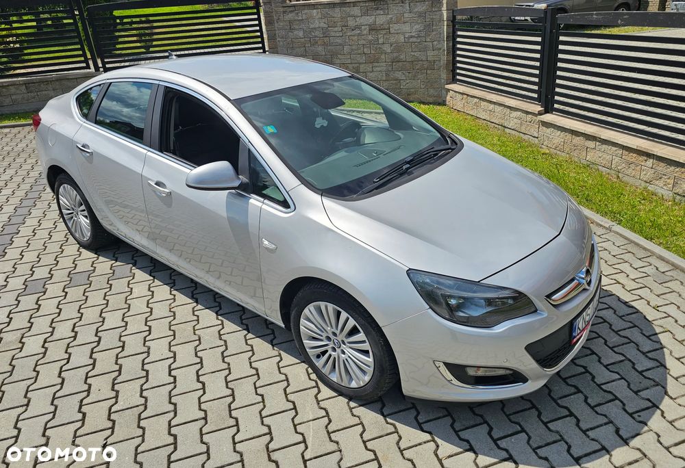 Opel Astra 1.4 T Cosmo - 11