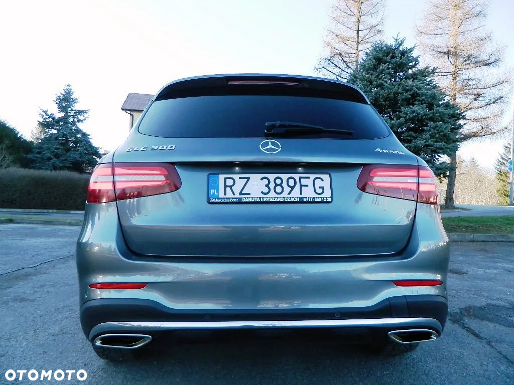 Mercedes-Benz GLC 300 4Matic 9G-TRONIC AMG Line - 6
