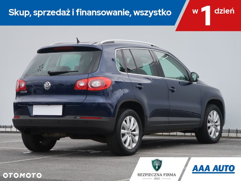 Volkswagen Tiguan - 6