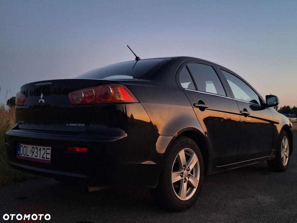 Mitsubishi Lancer 1.5 Invite - 4