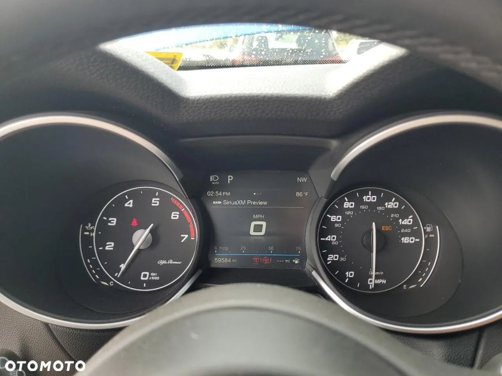 Alfa Romeo Stelvio 2.0 Turbo 16V AT8-Q4 Ti - 11