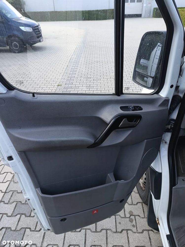 Mercedes-Benz Sptinter - 11