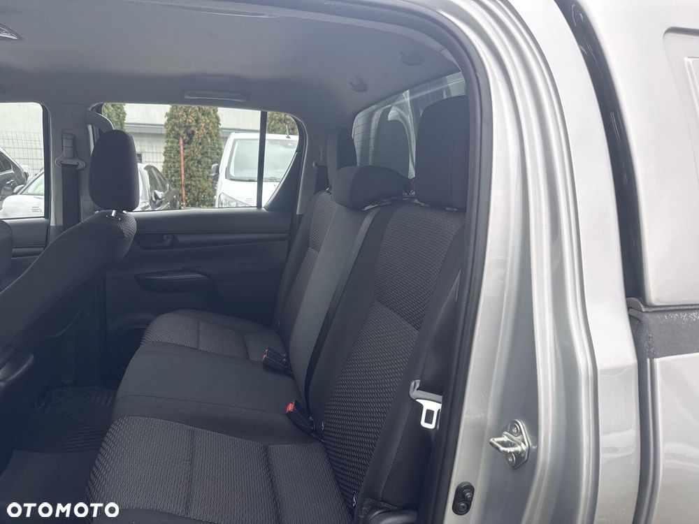 Toyota Hilux 2.4 D-4D Double Cab DLX 4x4 - 17