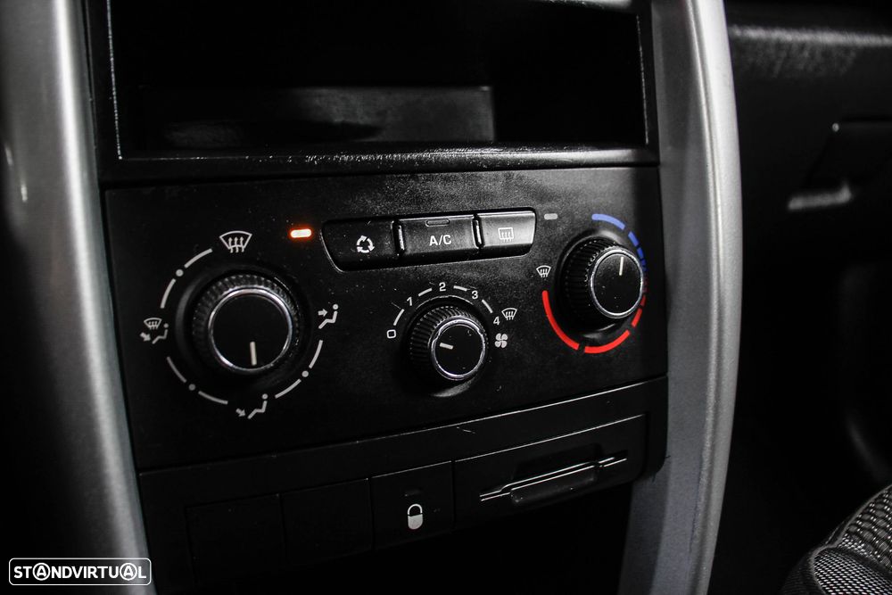 Peugeot 207 1.4 HDi Trendy - 34