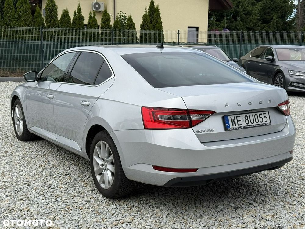 Skoda Superb 2.0 TDI SCR Ambition - 4
