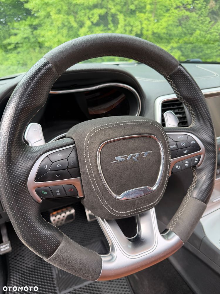 Jeep Grand Cherokee SRT - 24