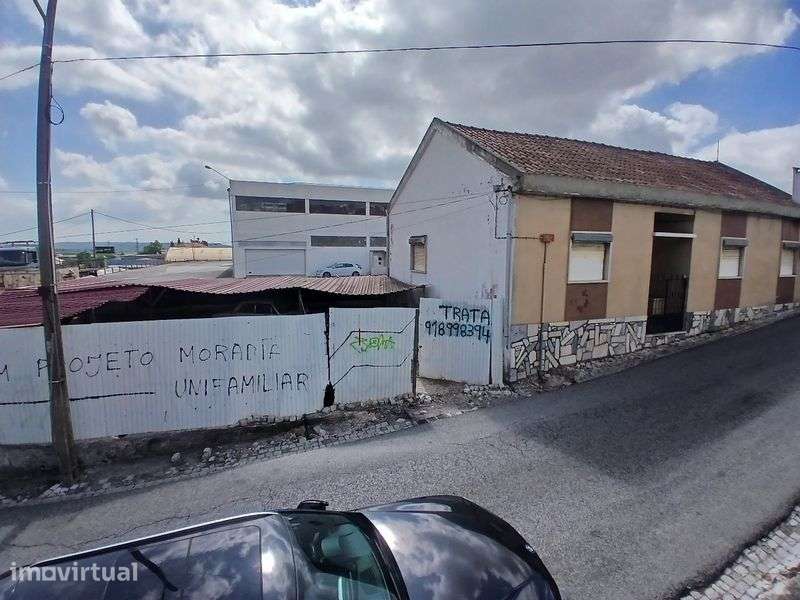 Terreno para construção de moradia  dentro de Alenquer - Grande imagem: 2/4