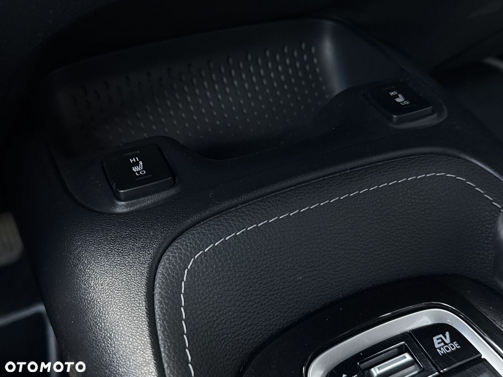 Toyota Corolla 1.8 Hybrid Comfort - 28