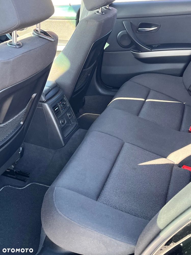BMW Seria 3 320i - 10