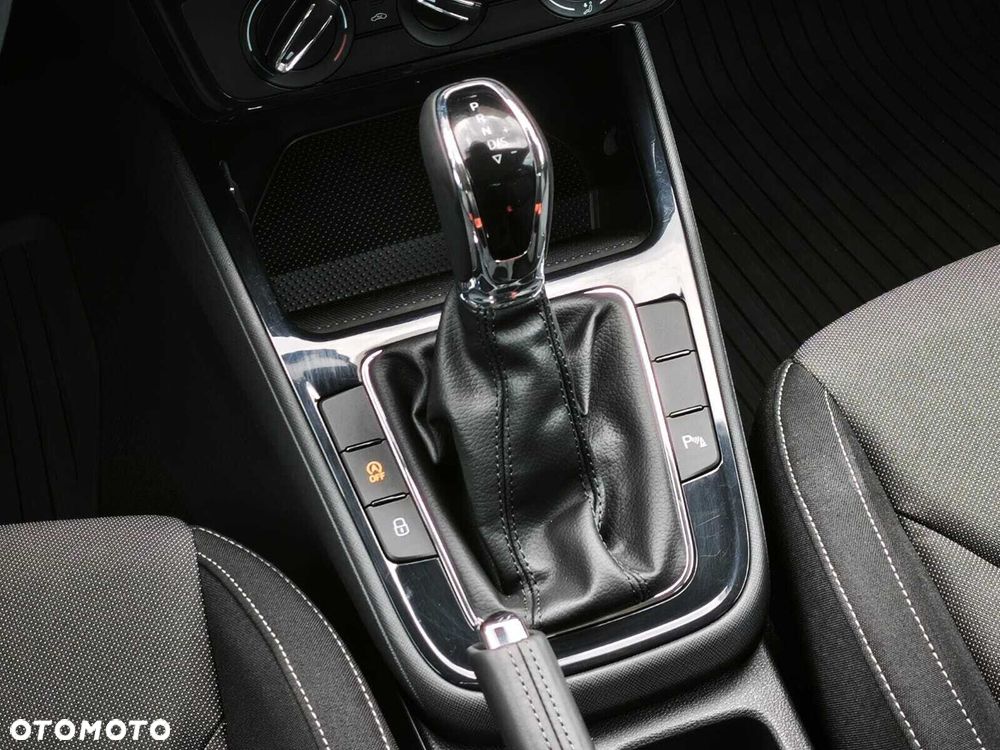 Skoda Fabia 1.0 TSI Selection DSG - 27