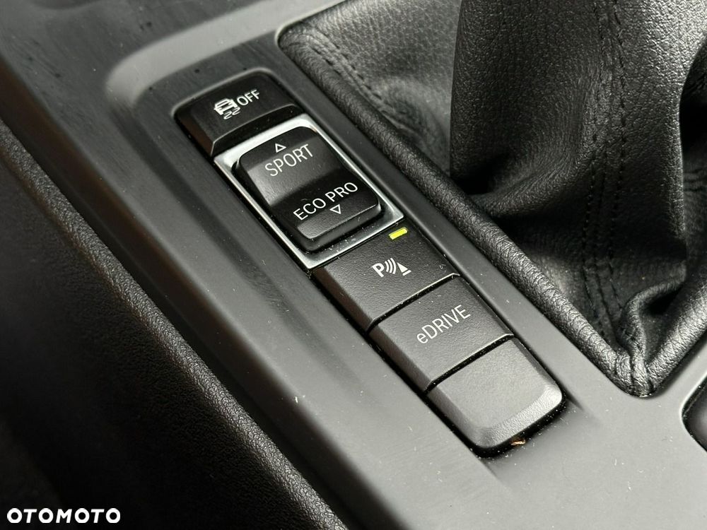 BMW X1 xDrive25e Advantage - 24