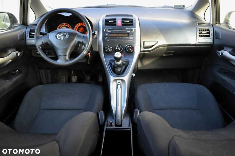 Toyota Auris 1.4 D-4D Luna - 8