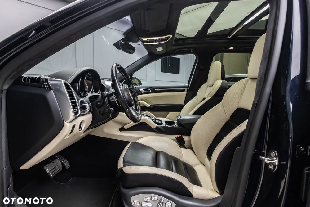 Porsche Cayenne - 17