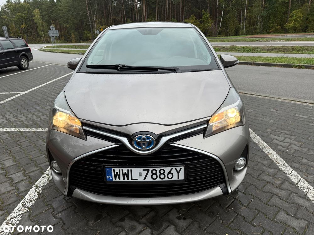 Toyota Yaris Hybrid 100 Selection Passion - 4