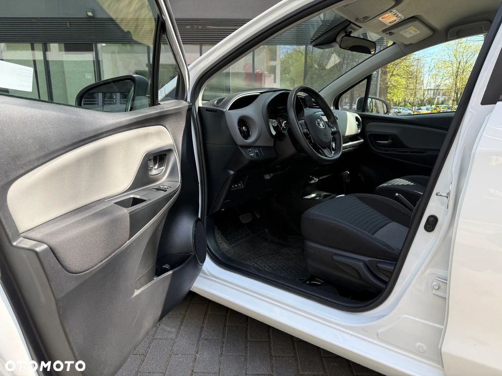 Toyota Yaris - 16