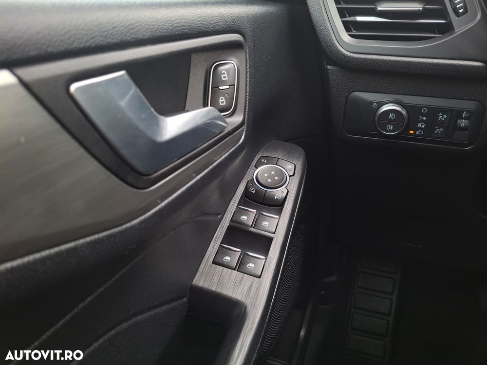 Ford Kuga 2.5 Duratec FHEV TITANIUM X - 25