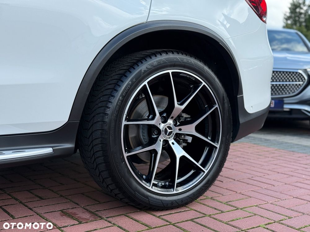 Mercedes-Benz GLC 220 d 4Matic 9G-TRONIC AMG Line Plus - 31