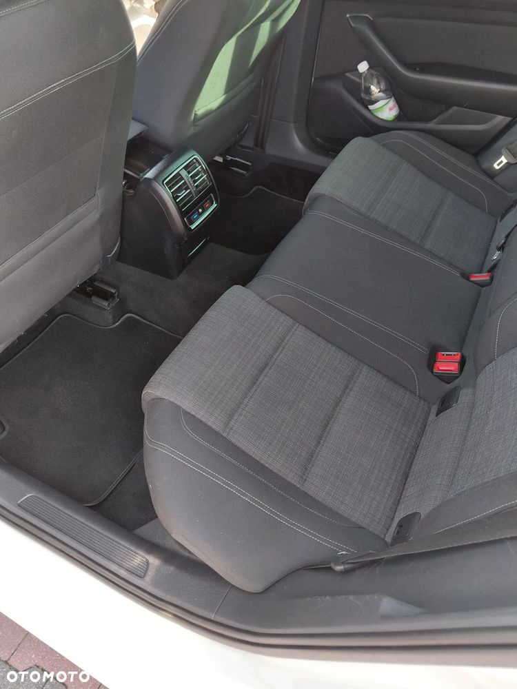 Volkswagen Passat 2.0 TDI Business DSG - 8