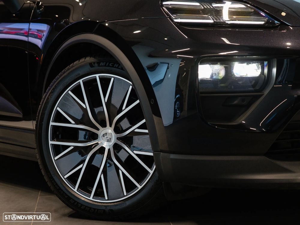 Porsche Macan Electric - 15