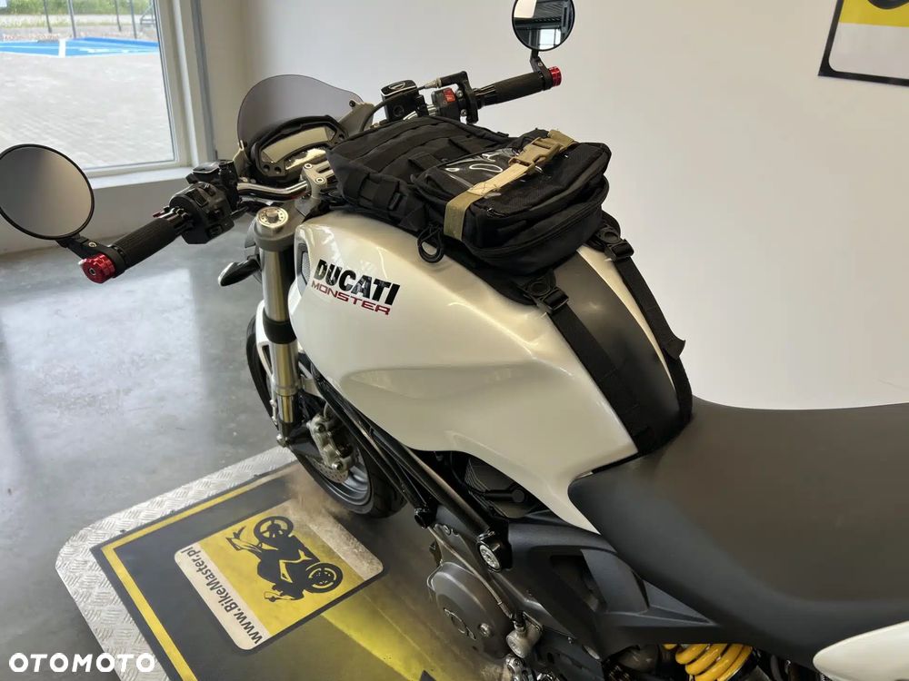 Ducati Monster - 19