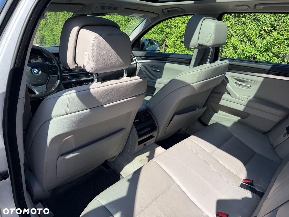 BMW Seria 5 530d Sport-Aut Luxury Line - 24