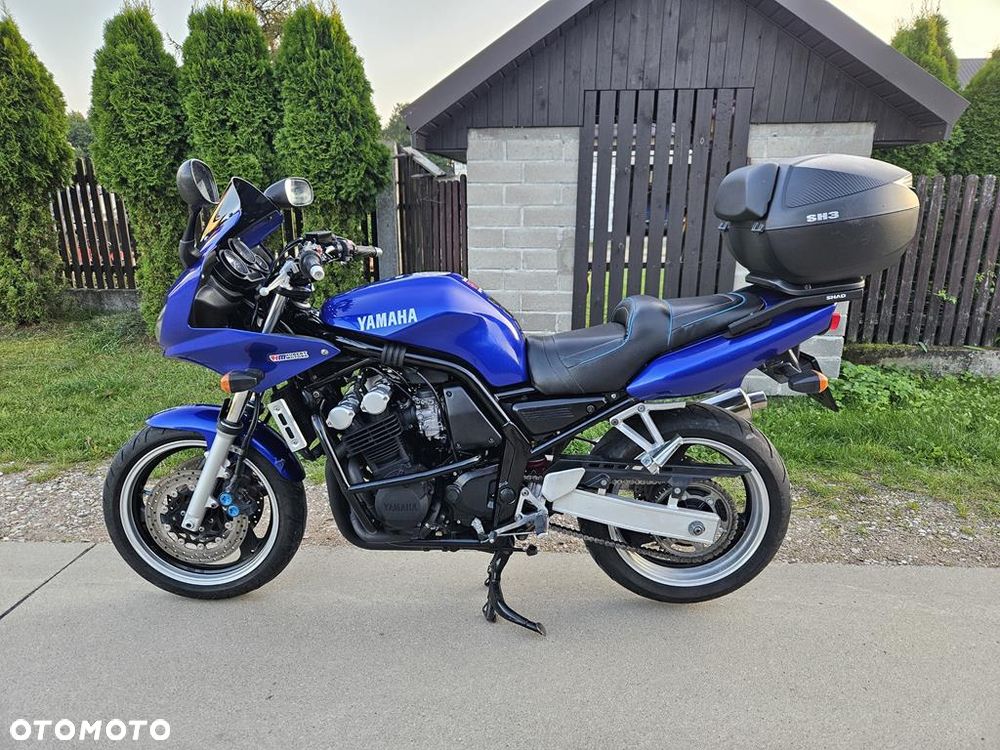 Yamaha FZS - 6