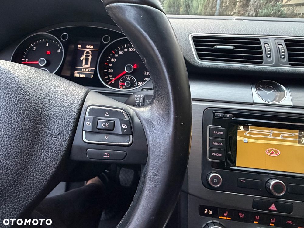 Volkswagen Passat 2.0 TDI Comfortline - 28