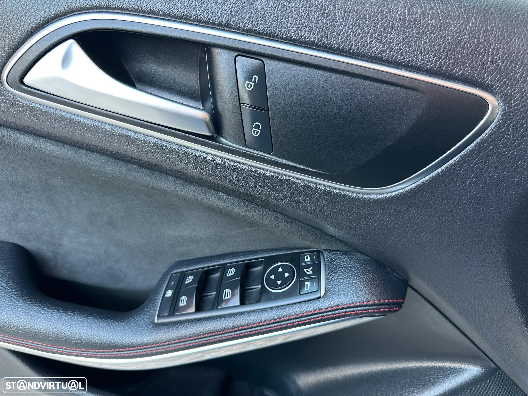Mercedes-Benz A 45 AMG 4Matic Speedshift 7G-DCT - 56