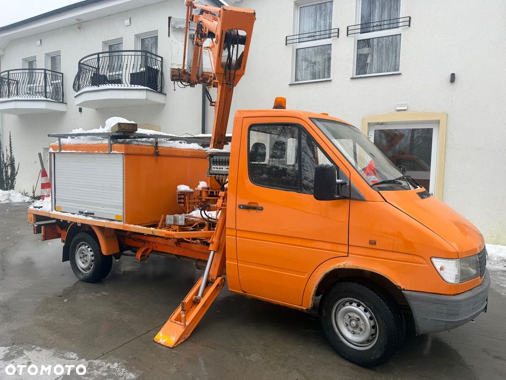 Mercedes-Benz Sprinter - 2